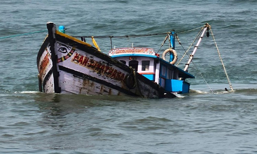 Fishing boat 